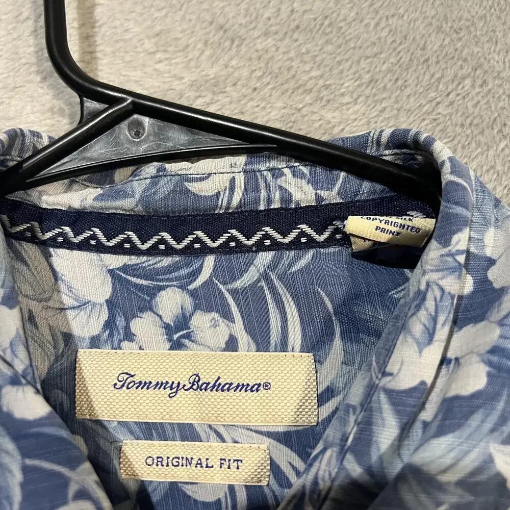 Tommy Bahama Shirt Mens Large Blue Silk Floral Hawaiian Button Up Original Fit
